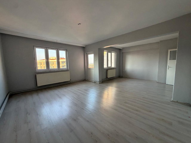 REMAX İNCİ'DEN KARESİ ADNAN MENDERES MAH KİRALIK 2+1  DAİRE