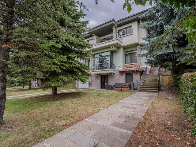 İNCEK KONAKLARI'NDA SATILIK VILLA