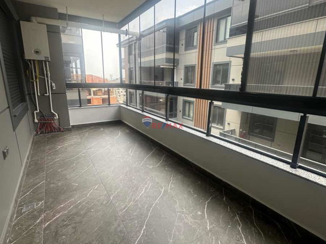 LÜLEBURGAZ ADAPARK KONAKLARINDA RE/MAX EKİNOX'TAN SATILIK 3 1 DAİRE