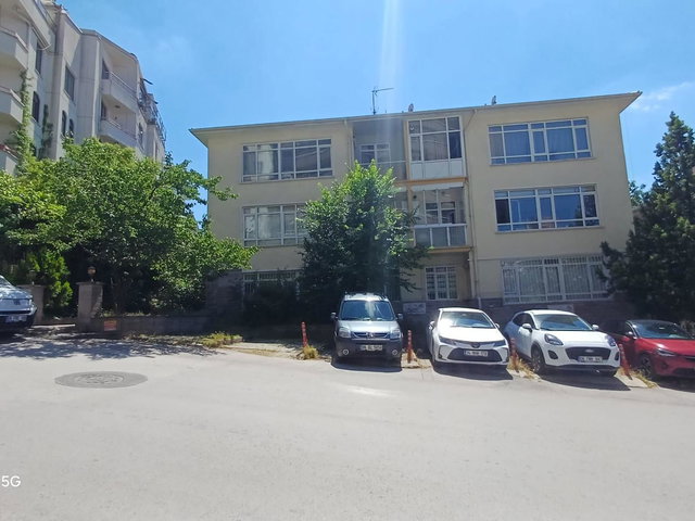 GOP ULUBEY SOKAK'TA KAT KONUMUNDA GENİŞ 2+1 KİRALIK DAİRE