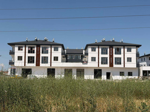 YENİ ÇİMŞİT'TE SARAYCIK BÖLGESİNE ÇOK YAKIN SIFIR 1+1 DAİRE