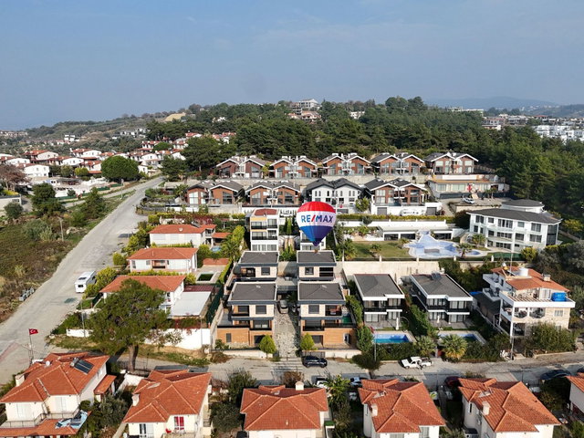 KUŞADASI’NDA 2021 YAPIMI, 3 KATLI 3+2 MÜSTAKİL EV | 235 M² NET | KREDİYE UYGUN