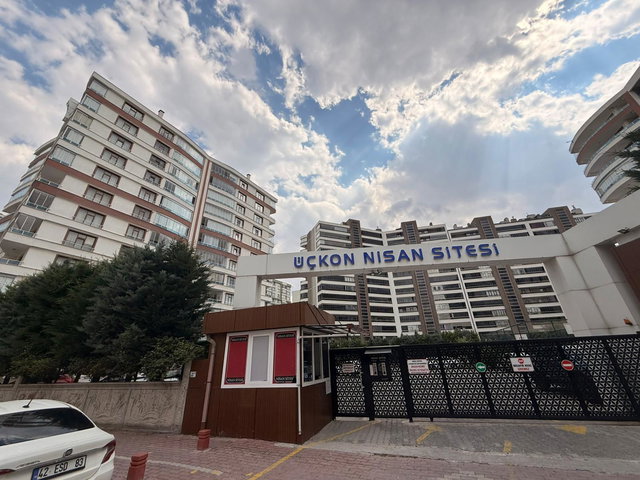 REMAX POINT'TEN ÜÇKON NİSAN SİTESİNDE KİRALIK 3+1 DAİRE