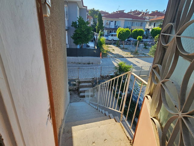 BAHÇE IÇINDE SATILIK 2+1 DAIRE