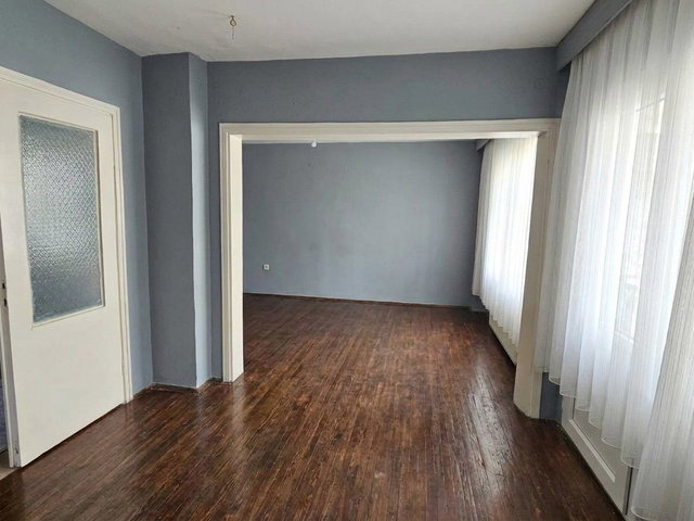 BAHÇE IÇINDE SATILIK 2+1 DAIRE