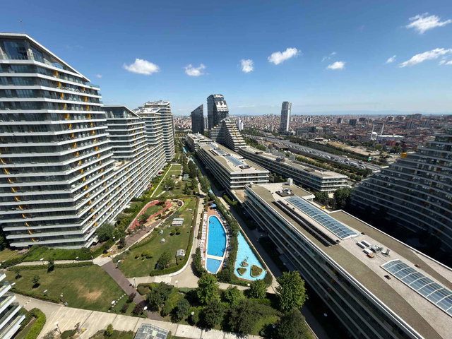BATIŞEHİR’DE 14. KAT BATI CEPHE 3+1 | 200 M² NET | EŞYALI & KİRACILI YATIRIMLIK
