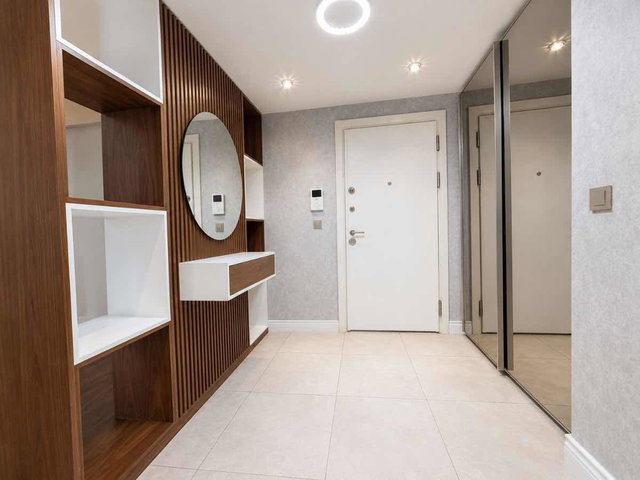 BATIŞEHİR’DE 4. KAT 4,5+1 | 205 M² NET | EŞYALI, GÜNEY-DOĞU CEPHE, KREDİYE UYGUN