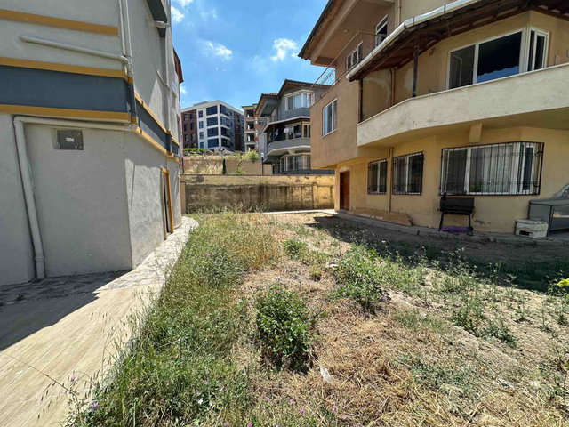 REMAX BEYAZ MUSTAFAKEMALPAŞA ADALET’TE 4+2, 200 M², 3 KATLI, DÖRT CEPHELİ KİRALIK VİLLA