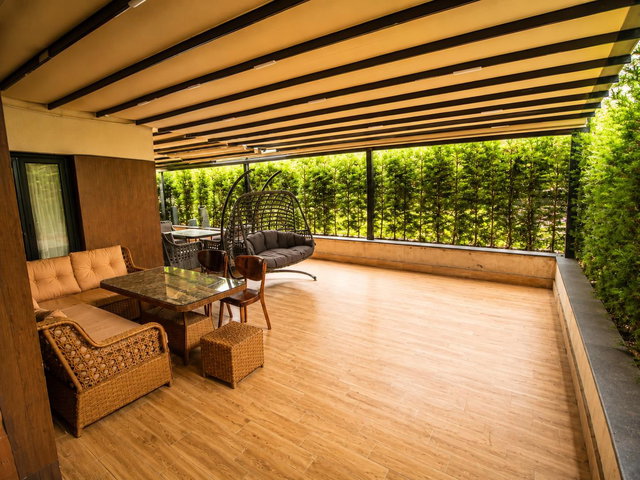 BEYLIKDÜZÜ VIRA ISTANBUL SITESI 280 M2 4+1 GENIŞ BALKON VE BAHÇELI 1. ARAKAT
