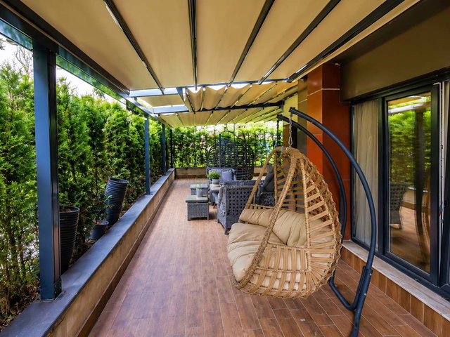 BEYLIKDÜZÜ VIRA ISTANBUL SITESI 280 M2 4+1 GENIŞ BALKON VE BAHÇELI 1. ARAKAT