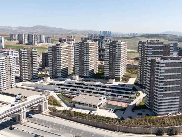 KAŞMIR YONCA'DA KOMPLE GÖL MANZARALI SATILIK 5+1