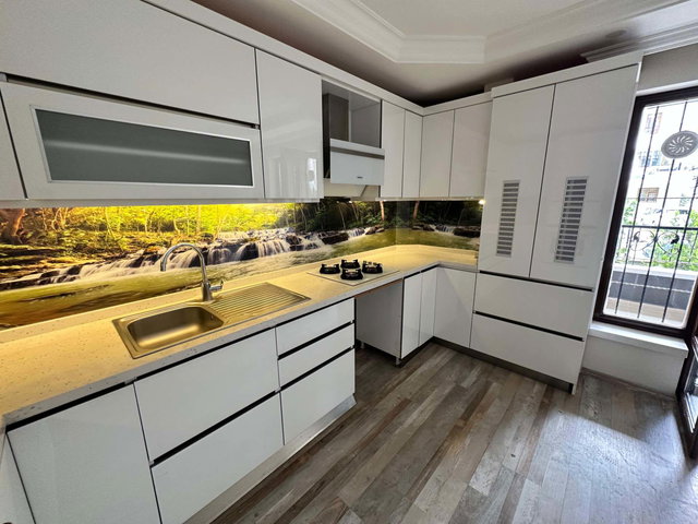 450. CADDE'DE 3+1 MANTOLAMALI BİNADA YAPILI GENİŞ DAİRE