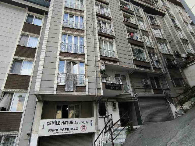 EYÜPSULTAN'DA SATILIK DAİRE & OFİS