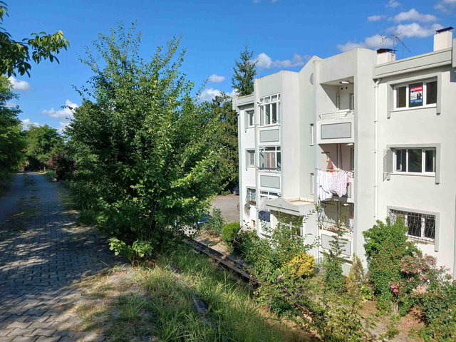 REMAX DESİGN SAKARYA KORUCUKTA SİTE İÇİ 2+1 SATILIK DAİRE