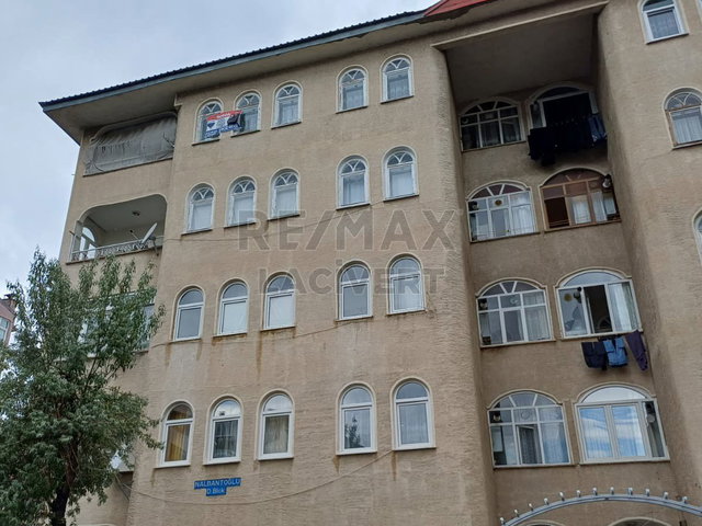 REMAX LACİVERT'TEN ABD.GAZI NALBANTOĞLU'NDA SATILIK 3+1 DAİRE