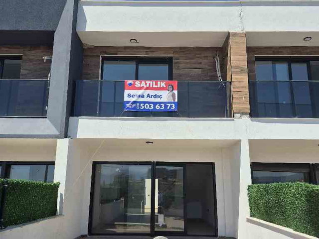 YAVANSU YOLU AŞKIN VİLLALARINDA 2+1 HAVUZLU 85M2 DUBLEX