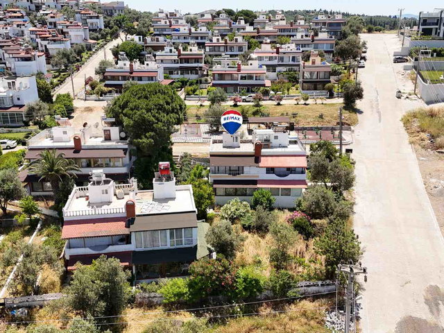 ARTUR'A KOMŞU YENILENMIŞ DENIZ MANZARALI SATILIK YAZLIK
