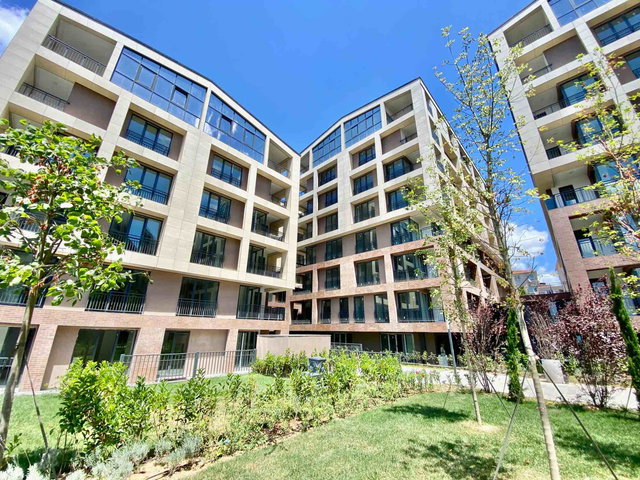 ACIBADEM KONAKLARI'NDA KİRALIK DENİZ VE PEYZAJ MANZARALI GENİŞ TİP 2+1 BALKONLU DAİRE