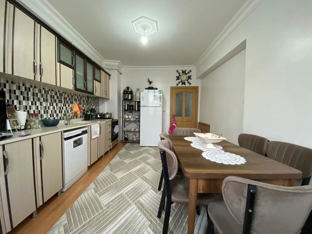 REMAX İLKE'DEN ŞÜKRÜPAŞA'DA 3+1 GENİŞ ARA KAT SATILIK DAİRE
