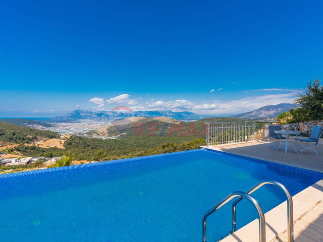 REMAX ELİF GÜMRAH KAŞ KALKAN ULTRA LÜKS VİLLA KARTAL YUVASI AÇIK/KAPALI HAVUZ