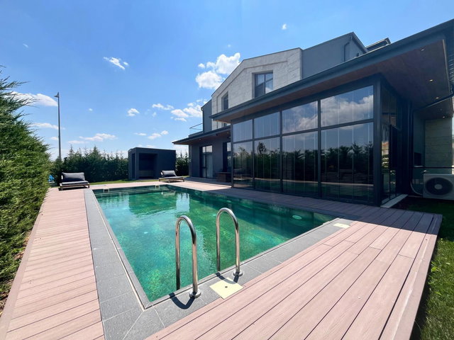 GÖLBAŞI HANE VILLALARI’NDA KÖŞE PARSEL | HAVUZLU | ASANSÖRLÜ | 550 M² LÜKS VILLA