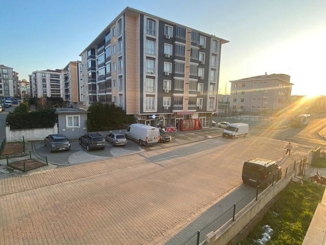 REMAX LAND'DEN ŞEHİR MERKEZİNDE .FERAH KULLANIŞLI VE MASRAFSIZ 3+1  SATILIK DAİRE