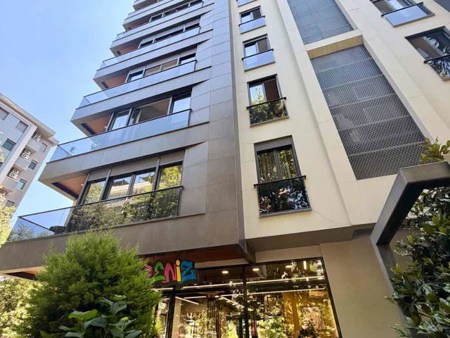 SELAMIÇEŞME’DE MERKEZI VE FERAH KIRALIK ARA KAT DAIRE