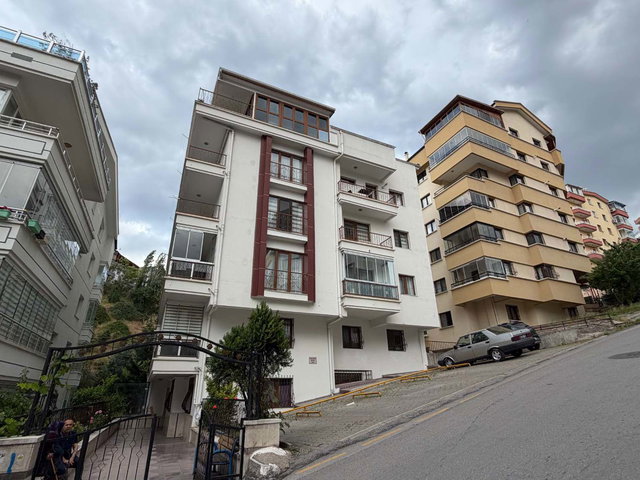 GOP FULL YAPILI KIŞ BAHÇELİ TERASLI DUKLEKS 4+1 SATILIK DAİRE