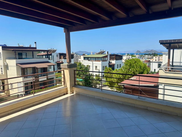 TURGUTREIS AMIRAL İBAK EVLERI'NDE DENIZ MANZARALI 3+1 ÜST KAT | 110 M² | DENIZE 850 M