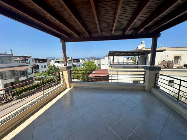 TURGUTREIS AMIRAL İBAK EVLERI'NDE DENIZ MANZARALI 3+1 ÜST KAT | 110 M² | DENIZE 850 M