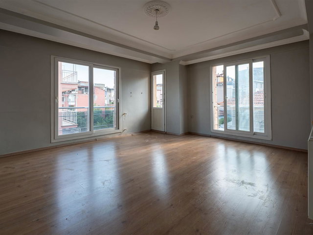 KARABAĞLAR BELEDİYESİNİN HEMEN ARKASINDA 3+1 KİRALIK DAİRE