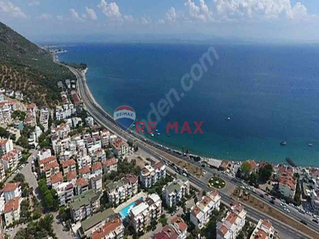 ALTINOLUK PLAJA 200M SATILIK TRİPLEX VİLLA