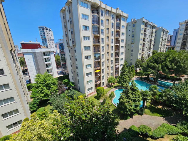 İÇERENKÖY KİPTAŞ EVLERİ'NDE 3+1 BALKONLU 145M2 EBVY.BANYOLU KİRALIK BOŞ DAİRE