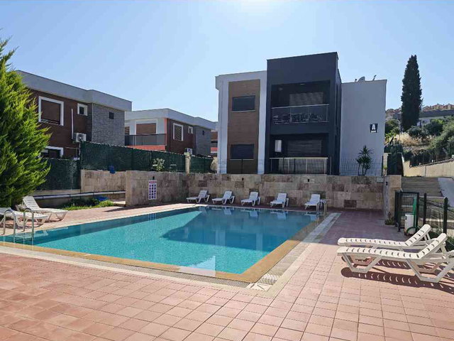 KUŞADASI’NDA 2+1 EŞYALI BAHÇE KATI DAİRE | BALKONLU | BOŞ | 40.000 TL