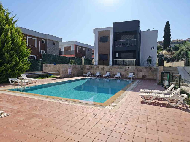 KUŞADASI’NDA 2+1 EŞYALI BAHÇE KATI DAİRE | BALKONLU | BOŞ | 40.000 TL