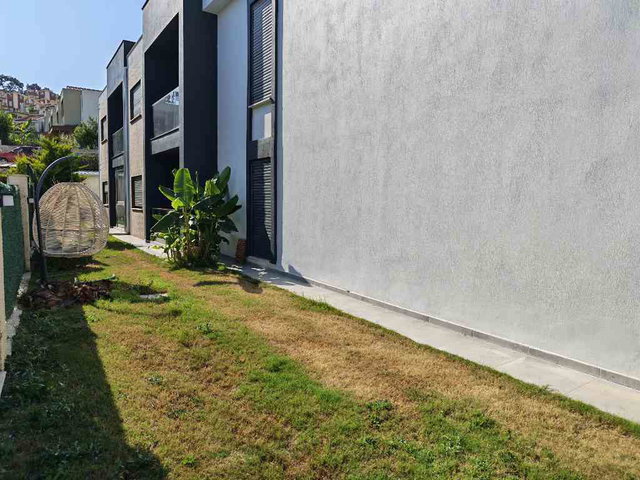 KUŞADASI’NDA 2+1 EŞYALI BAHÇE KATI DAİRE | BALKONLU | BOŞ | 40.000 TL