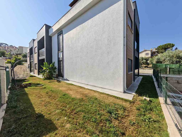 KUŞADASI’NDA 2+1 EŞYALI BAHÇE KATI DAİRE | BALKONLU | BOŞ | 40.000 TL