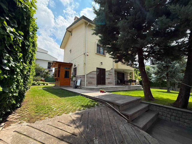 ÇAYYOLUNDA SATILIK 6+1  BAKIMLI VILLA