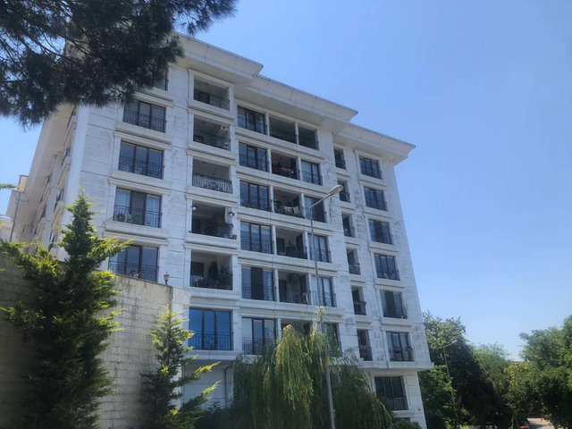 KEMERBURGAZ'DA ORMAN MANZARALI | HAVUZLU SİTE | ÖZEL TASARIM 2+1 (3+1 PROJELİ)