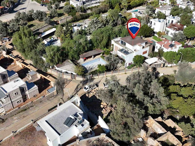 BODRUM TORBA’DA DENIZE YAKIN, ASANSÖRLÜ, MÜŞTEMILATLI - LOFT SUITLI HAVUZ VE BAHÇELI MÜSTAKIL VILLA