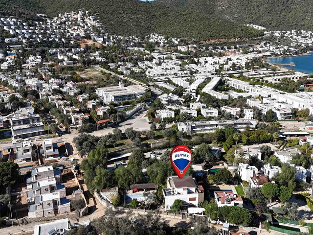 BODRUM TORBA’DA DENIZE YAKIN, ASANSÖRLÜ, MÜŞTEMILATLI - LOFT SUITLI HAVUZ VE BAHÇELI MÜSTAKIL VILLA