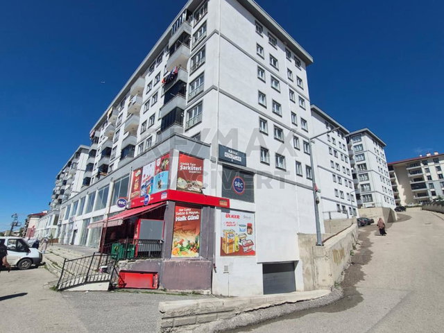 RE/MAX LACİVERT'TEN ABDURRAHMAN GAZI MAH. SATILIK 3+1 DAİRE
