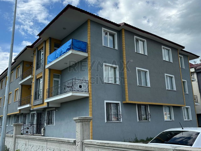 RE/MAX LACIVERT'TEN DADAŞKENT'TE EŞYALI KIRACILI SATILIK 2+1 DAIRE