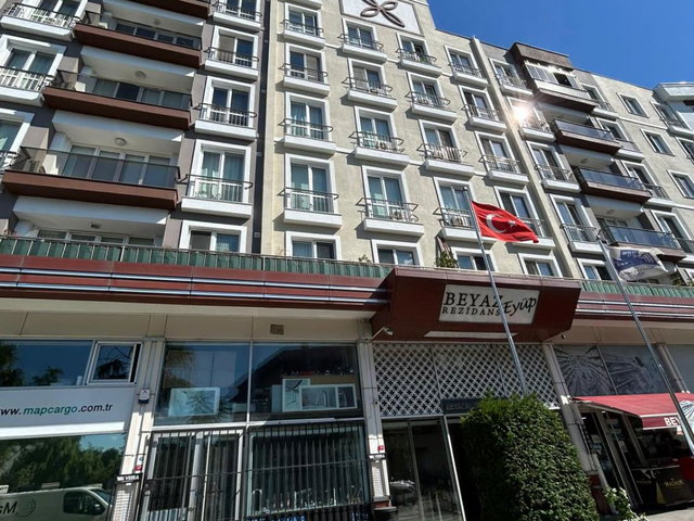 BEYAZ REZİDANS EYÜP'TE GENİŞ VE FERAH 1+1 SATILIK DAİRE