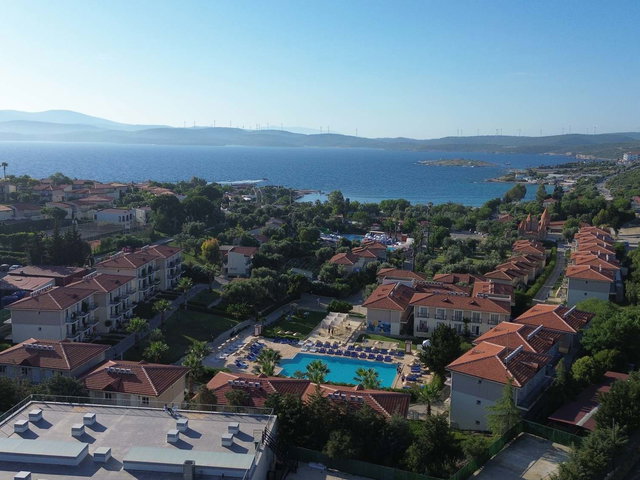 SIĞACIK AKKUM DENİZE YÜRÜME MESAFESİ 6+1 MÜSTAKİ SATILIK VİLLA