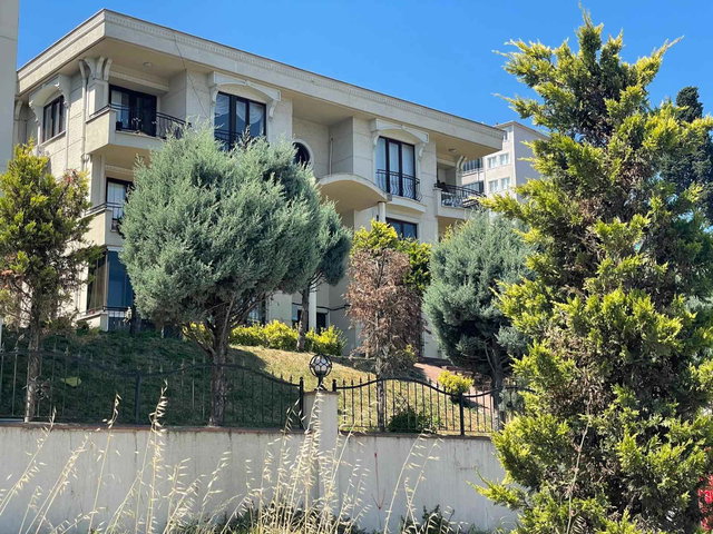 REMAX NATURAL'DEN HALIDERE'DE ARA KAT 3+1 KİRALIK DAİRE