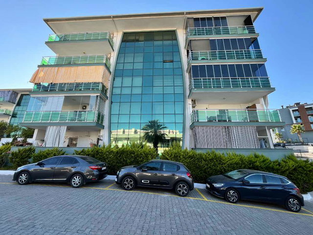 KUŞADASI EGE MAHALLESI HAVUZLU SITE İÇERISINDE SATILIK MASRAFSIZ 3+1 DAIRE