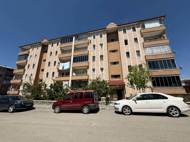 REMAX İLKE'DEN YILDIZKENT'TE 3+1 SATILIK BODRUM DAİRE