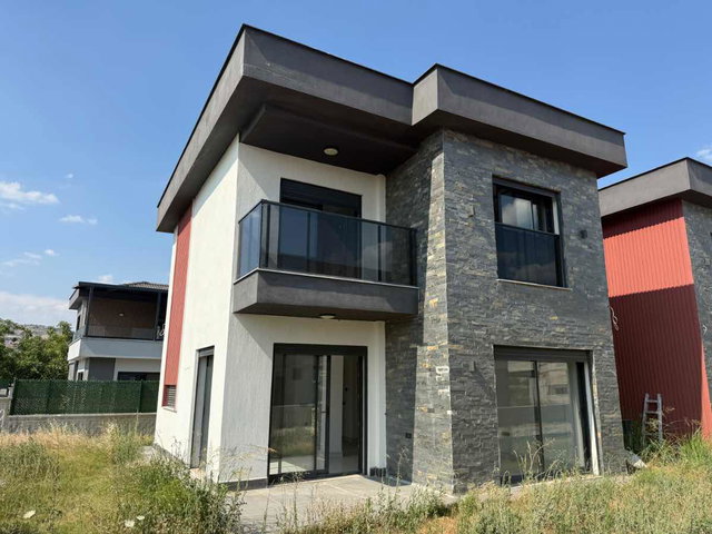 REMAX PİN'DEN KARDEŞKÖY'DE SATILIK 3+1 SIFIR VİLLA FIRSATI
