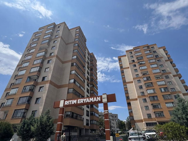 ERYAMAN GÜZELKENT MH.RİTİM ERYAMAN SİTESİ'NDE GENİŞ,YAPILI 3+1 SATILIK DAİRE